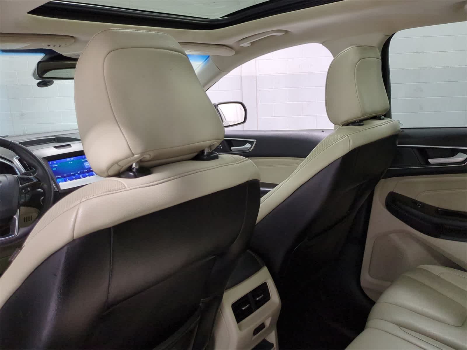 Thumbnail: 2020 Ford Edge - 19