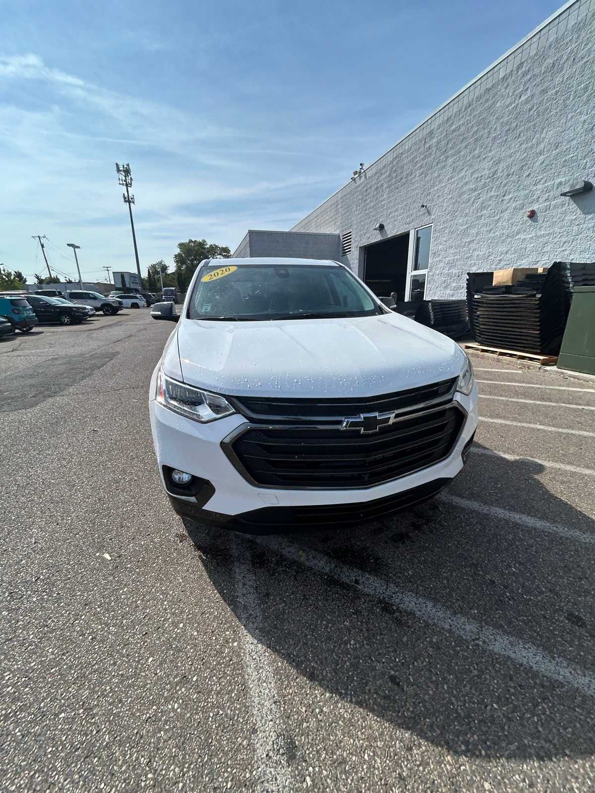 2020 Chevrolet Traverse Premier photo 2