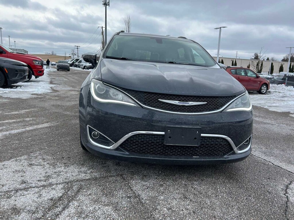 Used 2020 Chrysler Pacifica Limited Van
