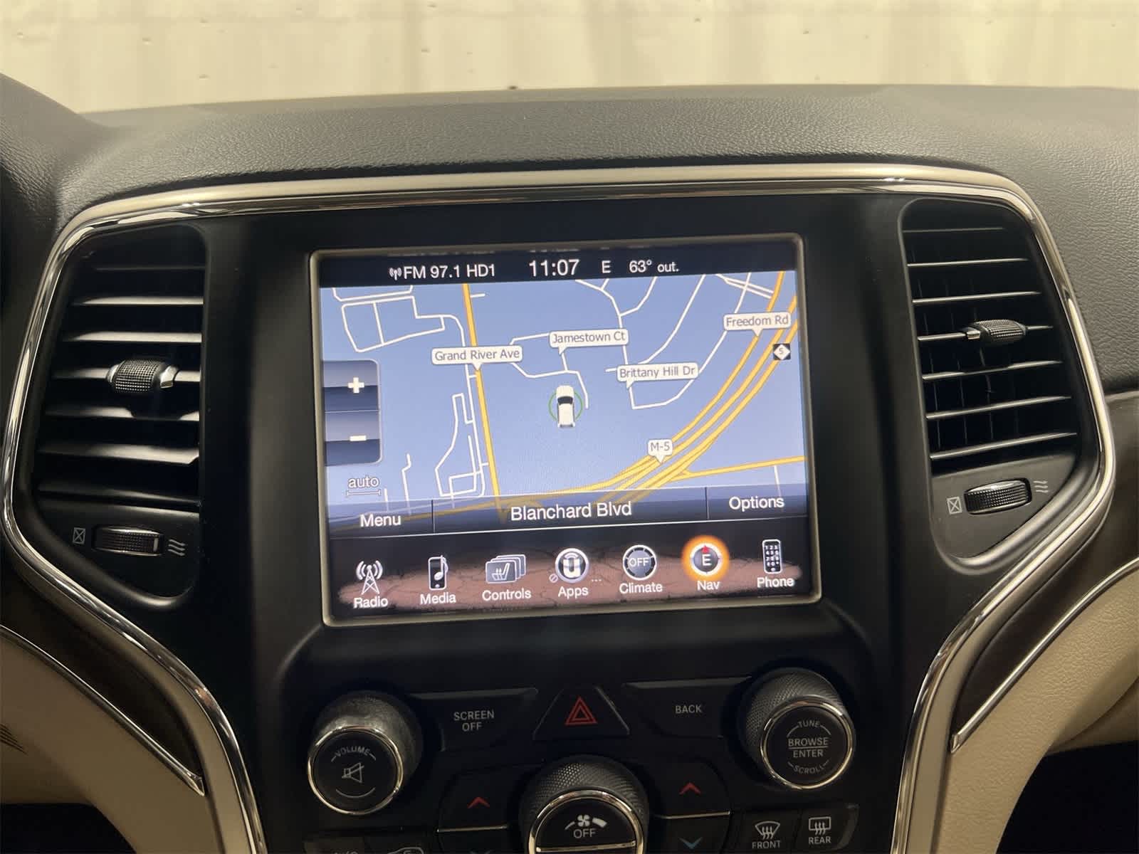 Thumbnail: 2015 Jeep Grand Cherokee - 30