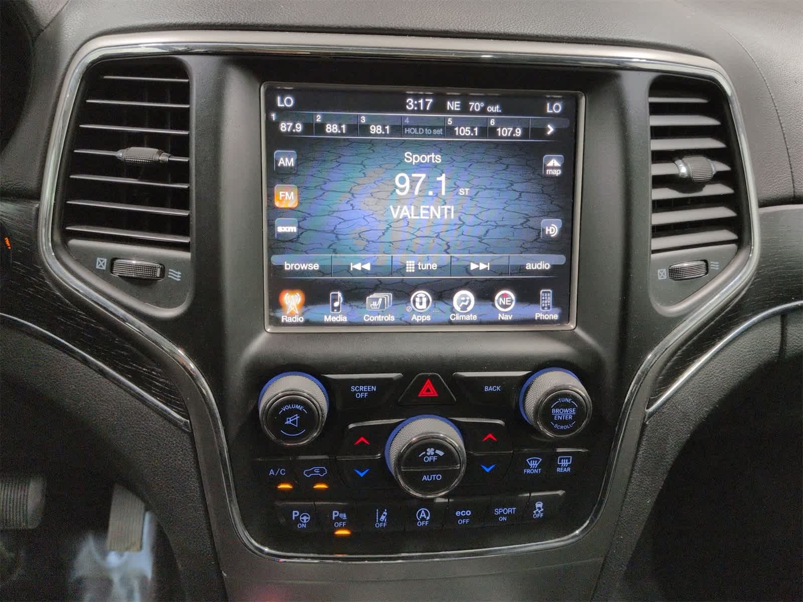 Thumbnail: 2017 Jeep Grand Cherokee - 30