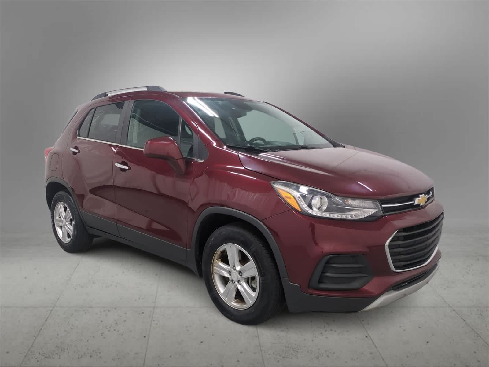 Thumbnail: 2017 Chevrolet Trax - 2