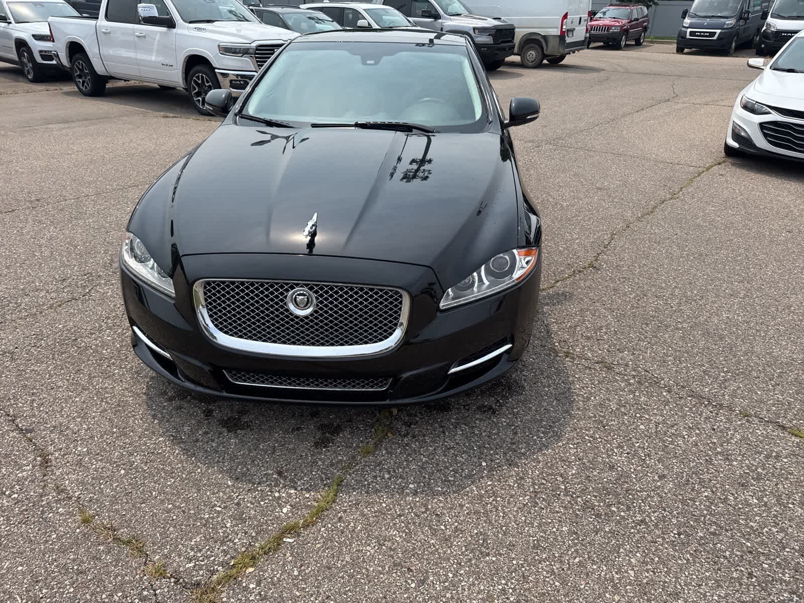 Thumbnail: 2011 Jaguar XJ - 4
