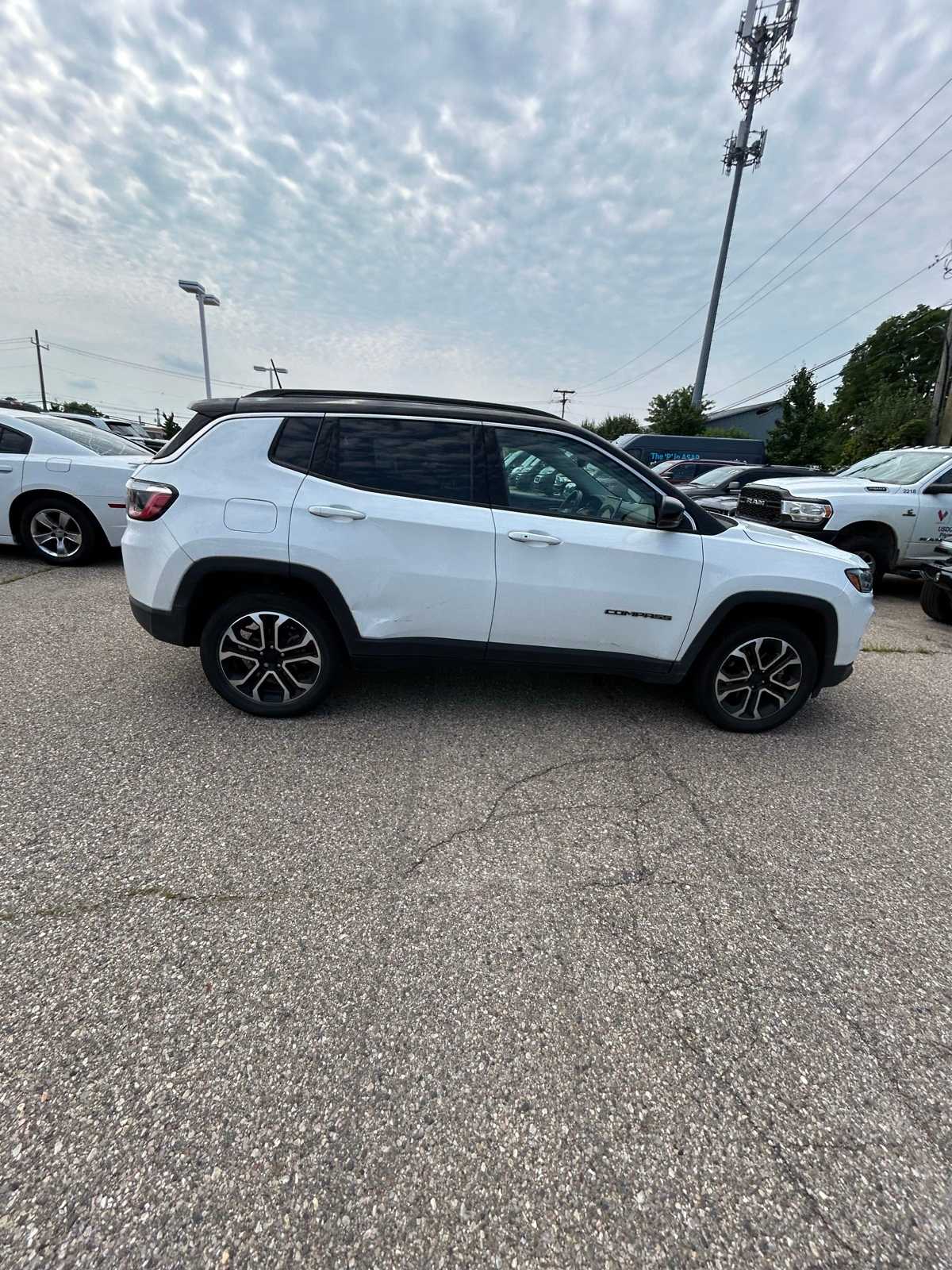 Thumbnail: 2022 Jeep Compass - 15