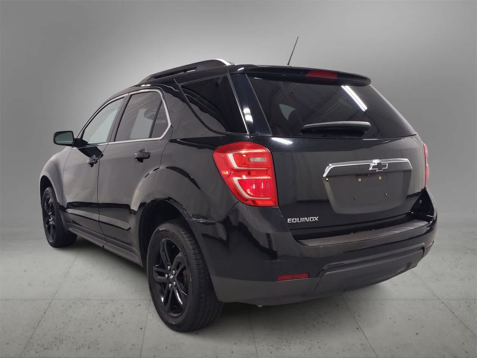 Thumbnail: 2017 Chevrolet Equinox - 6