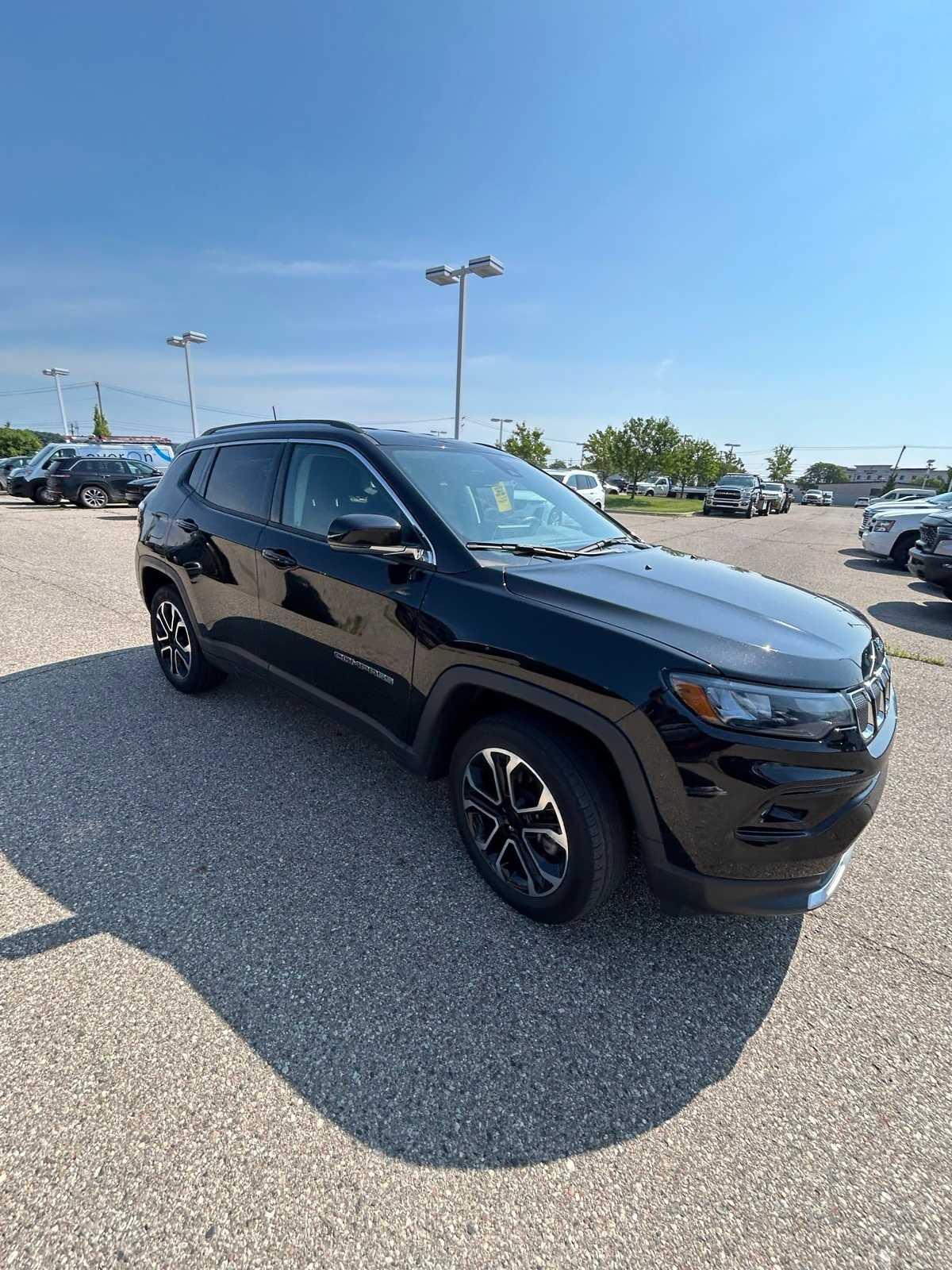 Thumbnail: 2022 Jeep Compass - 11