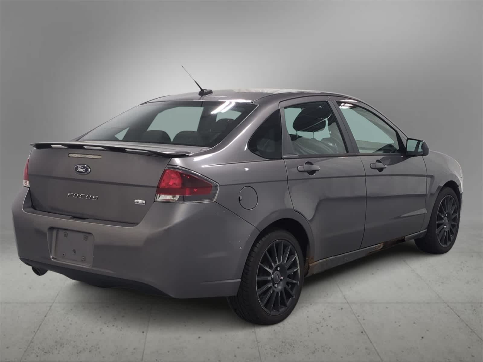 Thumbnail: 2010 Ford Focus - 8