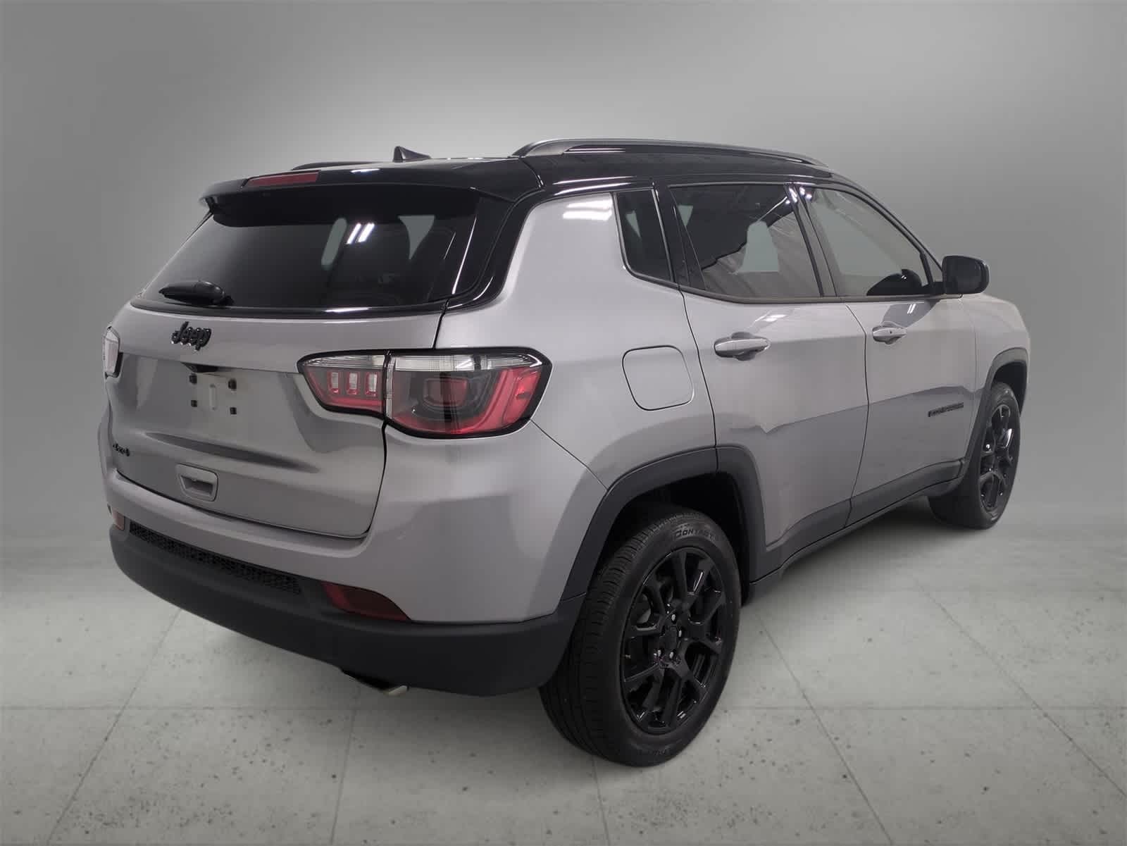 Thumbnail: 2022 Jeep Compass - 8