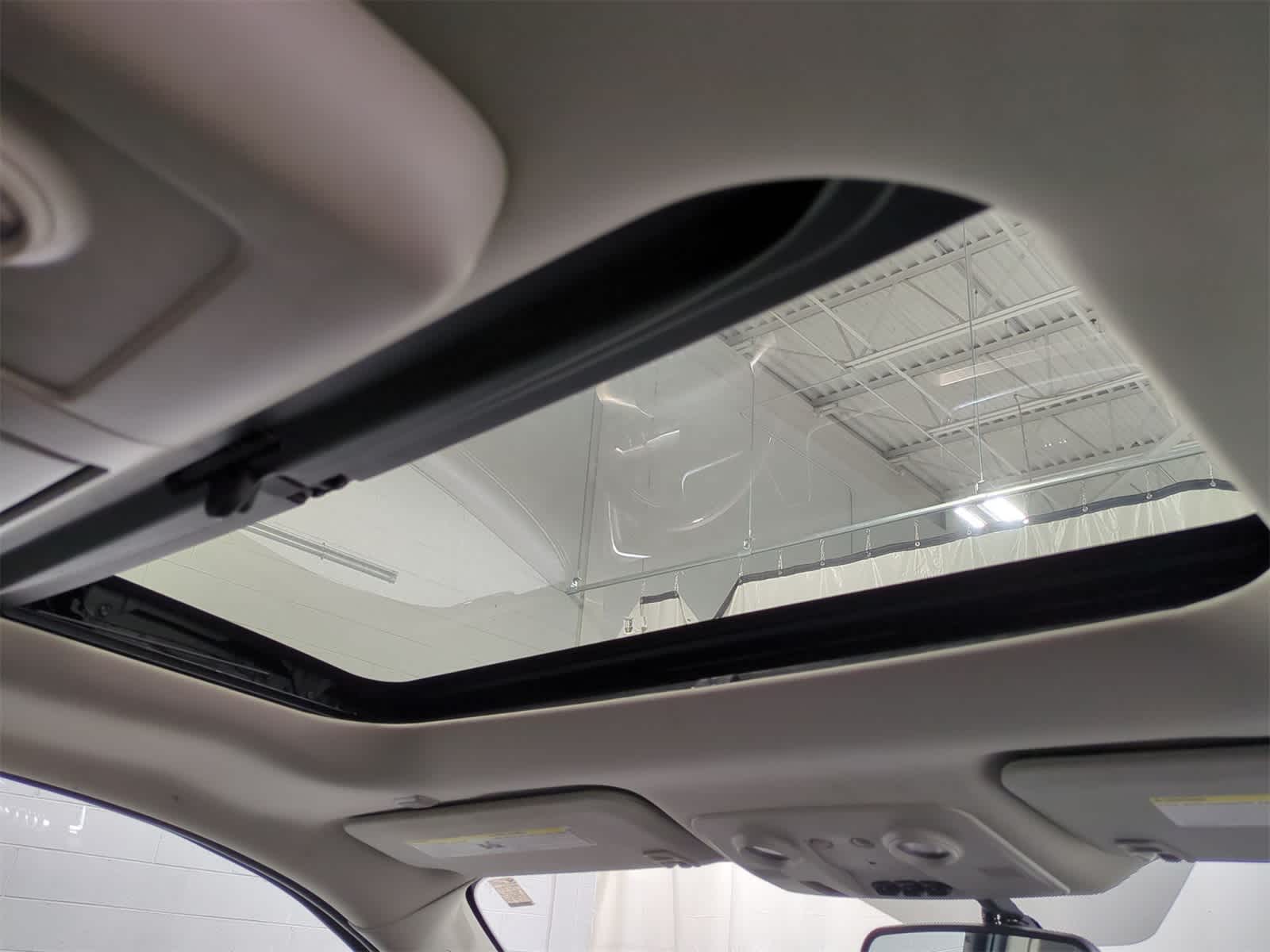Thumbnail: 2013 GMC Acadia - 23