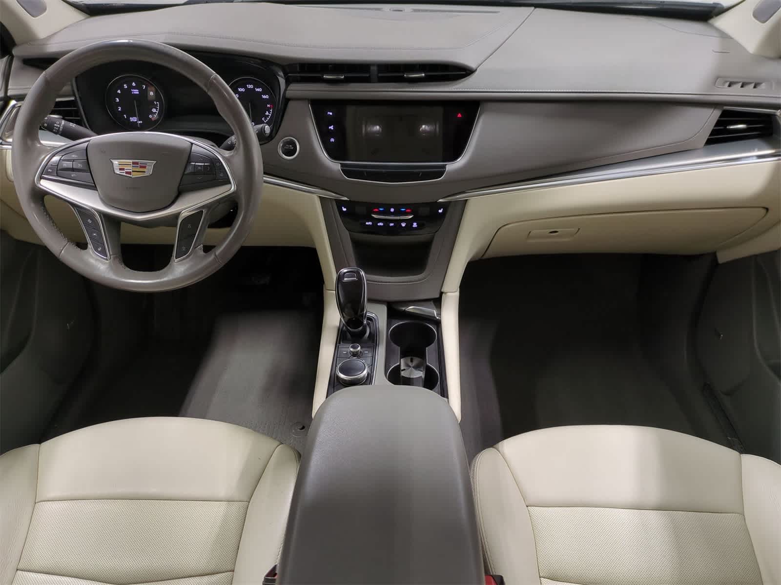 Thumbnail: 2021 Cadillac XT5 - 16