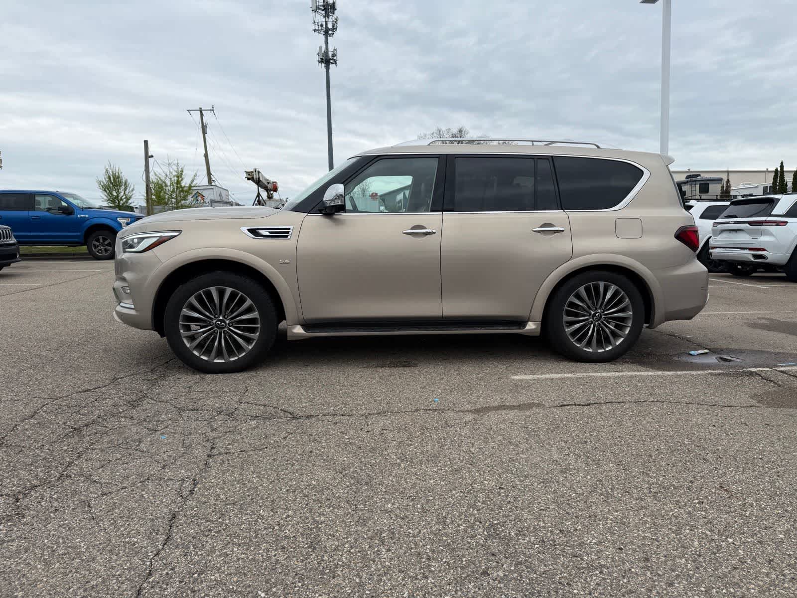 Thumbnail: 2019 INFINITI QX80 - 28