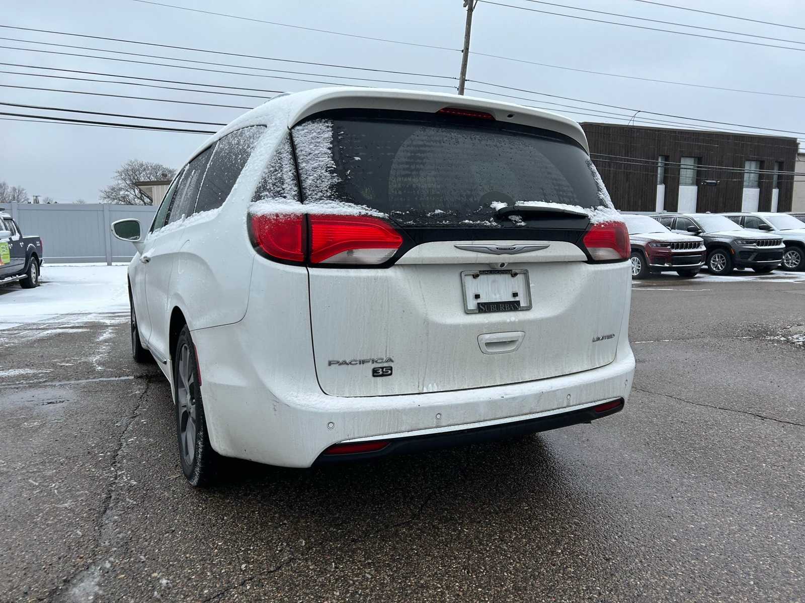 Thumbnail: 2020 Chrysler Pacifica - 22