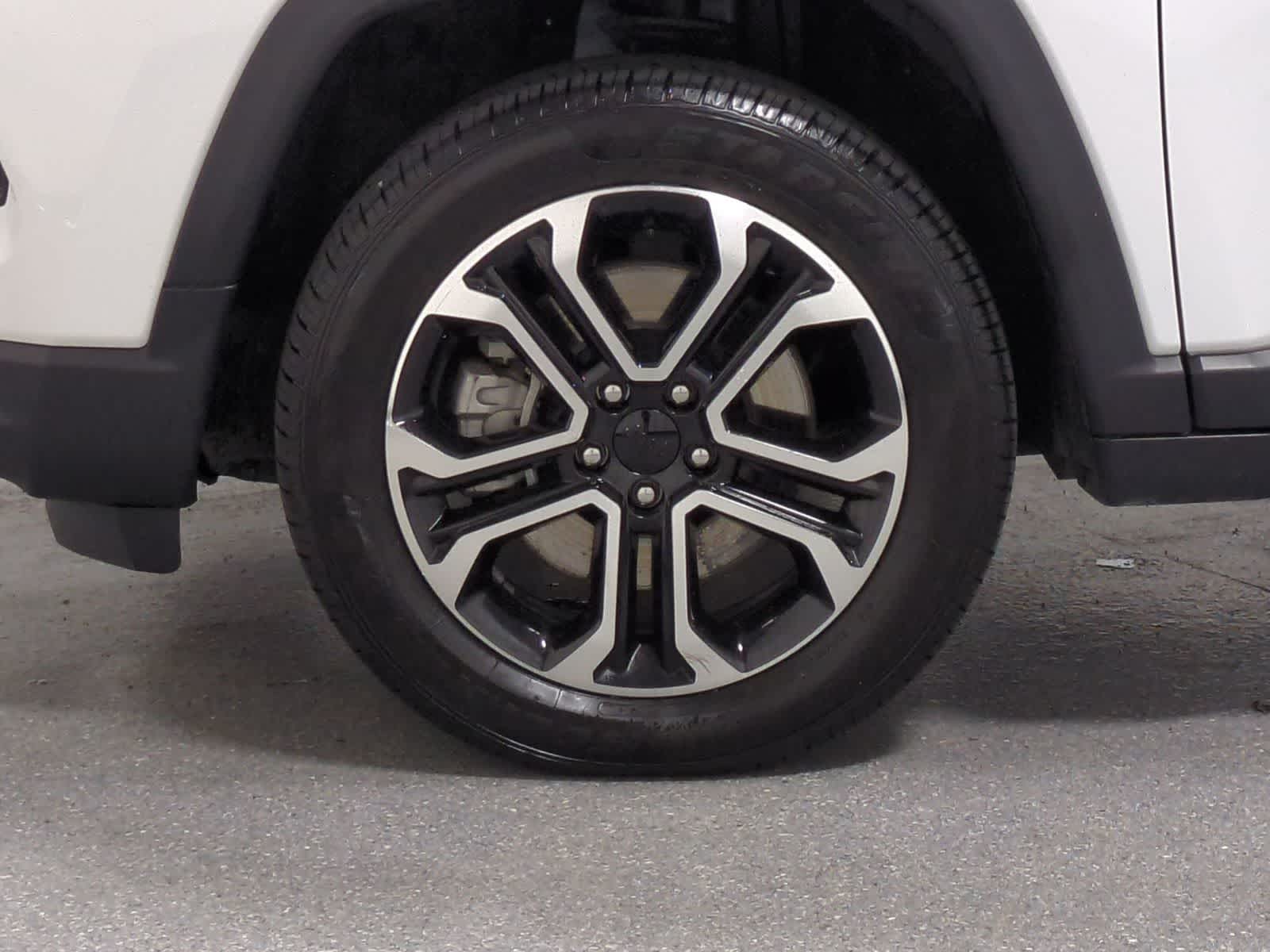 Thumbnail: 2023 Jeep Compass - 14