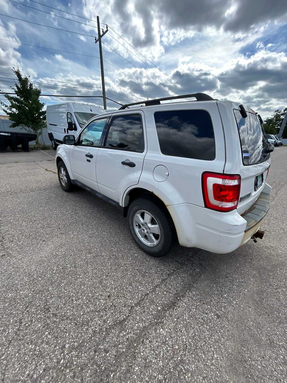 Thumbnail: 2011 Ford Escape - 24