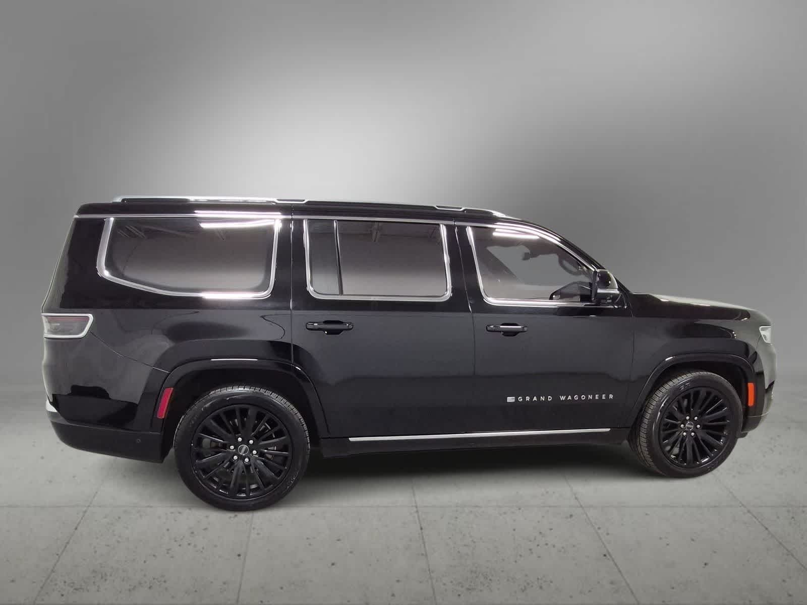 Thumbnail: 2022 Jeep Grand Wagoneer - 9