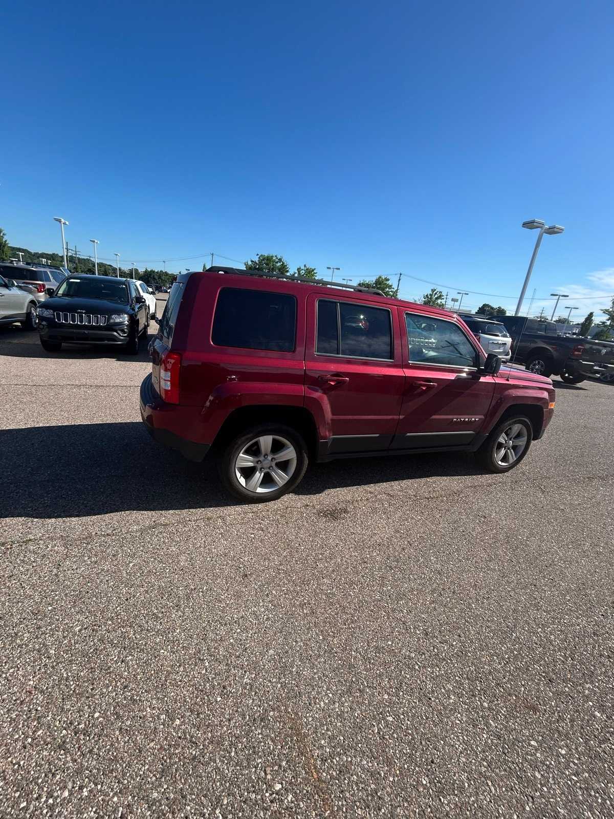 Thumbnail: 2015 Jeep Patriot - 16
