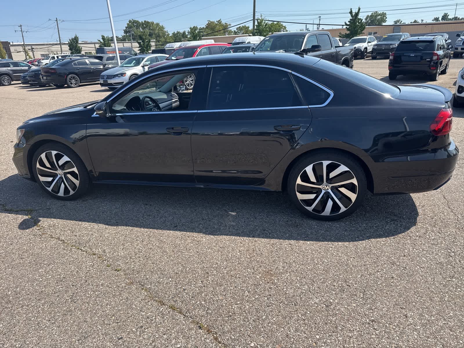 Thumbnail: 2017 Volkswagen Passat - 20