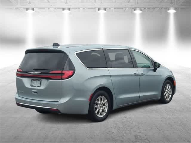 Thumbnail: 2024 Chrysler Pacifica - 8