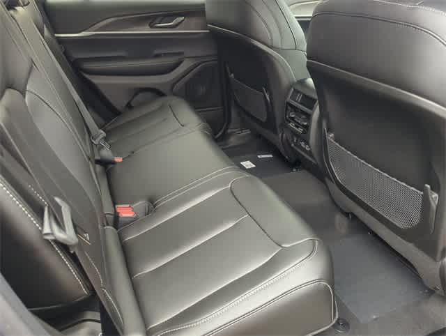 Thumbnail: 2025 Jeep Grand Cherokee - 21