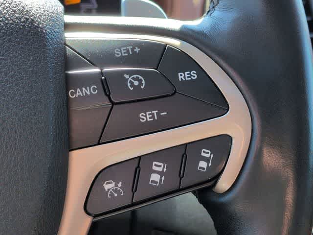 Thumbnail: 2015 Jeep Grand Cherokee - 26