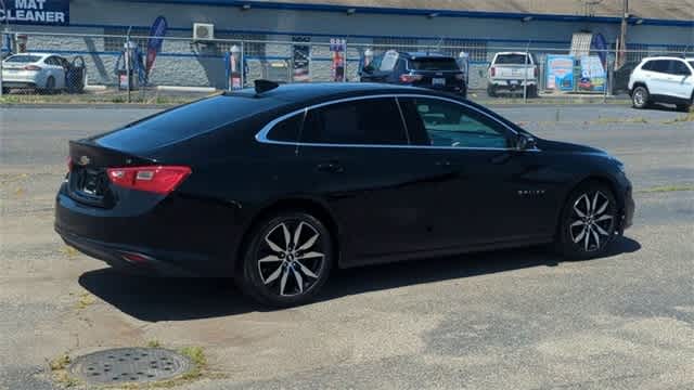 Thumbnail: 2018 Chevrolet Malibu - 8