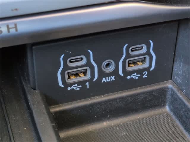 Thumbnail: 2021 Chrysler Pacifica - 34