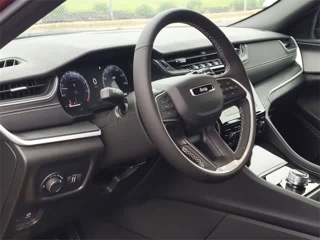 2025 Jeep Grand Cherokee Laredo 10