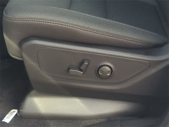 Thumbnail: 2026 RAM 1500 - 17