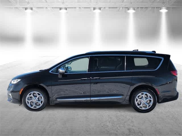 Thumbnail: 2021 Chrysler Pacifica - 5
