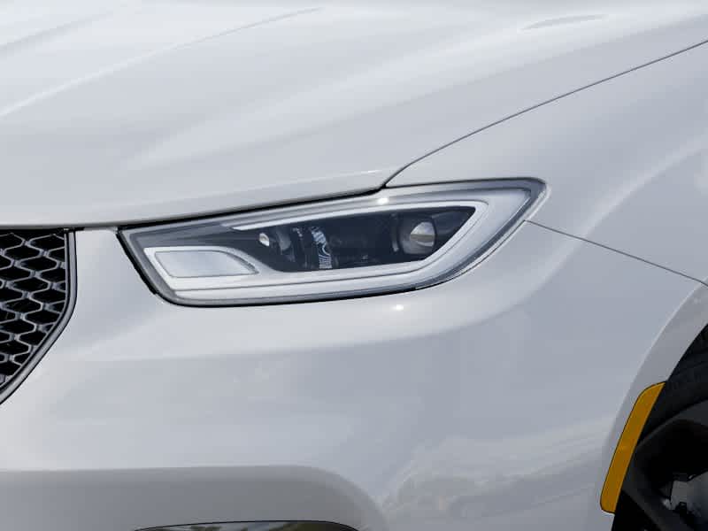 Thumbnail: 2026 Chrysler Pacifica - 10