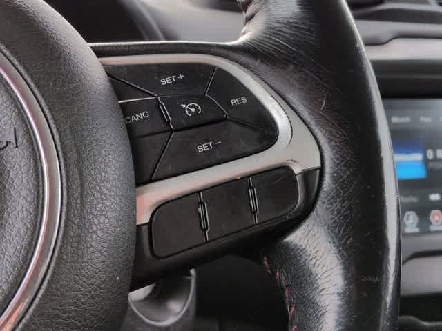 Thumbnail: 2019 Jeep Renegade - 25