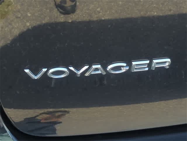 Thumbnail: 2021 Chrysler Voyager - 12