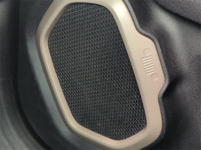 Thumbnail: 2017 Jeep Renegade - 35