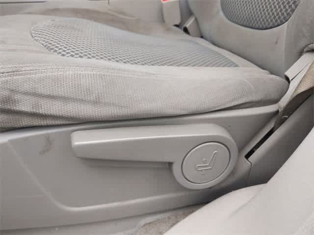 2008 Saturn Outlook XE 16