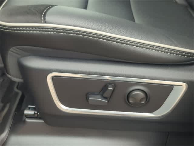 Thumbnail: 2026 RAM 1500 - 17