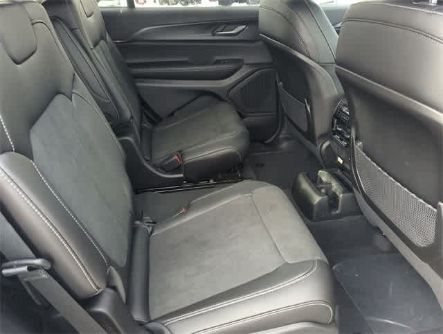 Thumbnail: 2025 Jeep Grand Cherokee L - 21