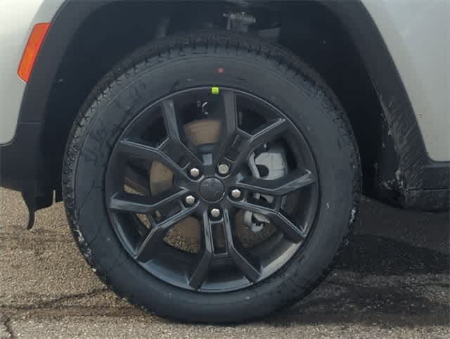 Thumbnail: 2025 Jeep Grand Cherokee - 14