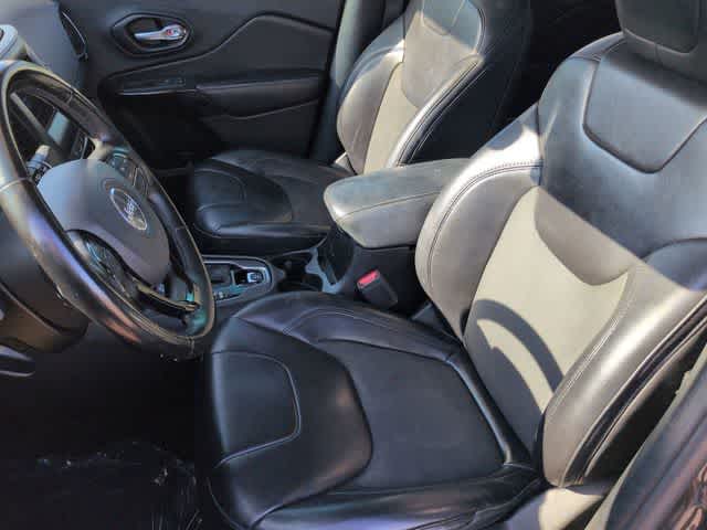 Thumbnail: 2021 Jeep Cherokee - 15