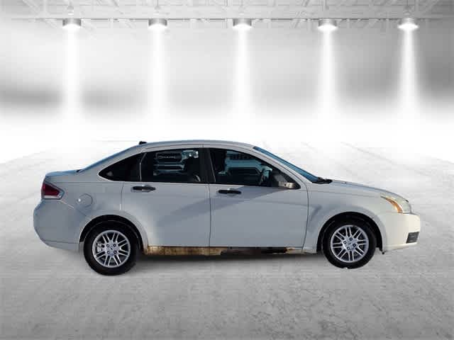 Thumbnail: 2010 Ford Focus - 9