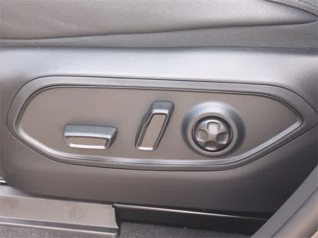 2025 Jeep Grand Cherokee Altitude 17