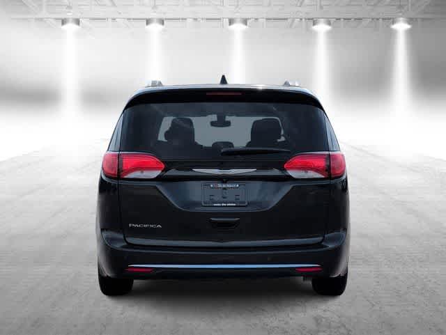 Thumbnail: 2018 Chrysler Pacifica - 7