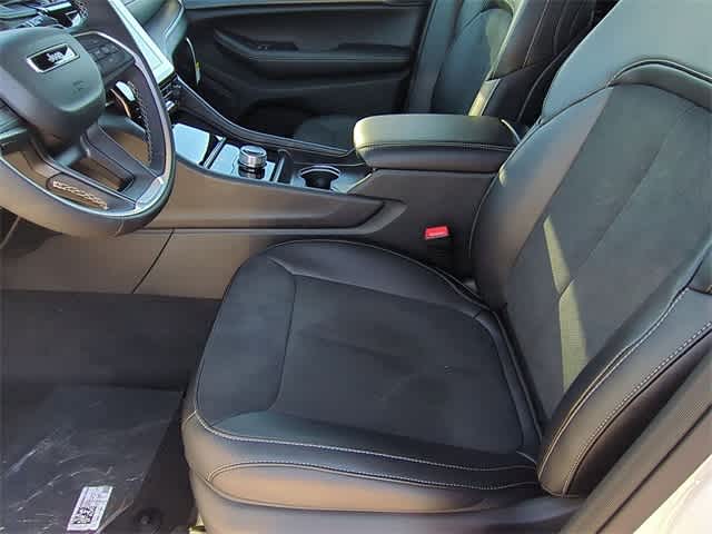 Thumbnail: 2025 Jeep Grand Cherokee - 16