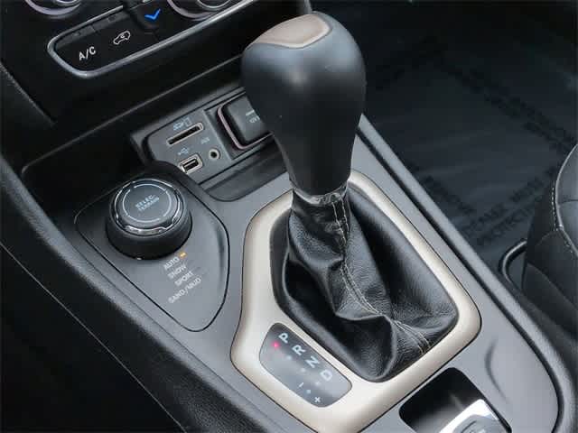 Thumbnail: 2018 Jeep Cherokee - 31