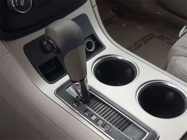 2008 Saturn Outlook XE 25