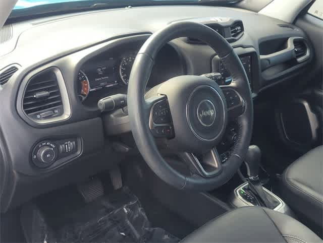 Thumbnail: 2022 Jeep Renegade - 10