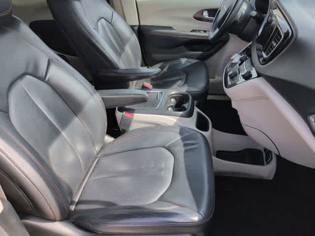 Thumbnail: 2018 Chrysler Pacifica - 23