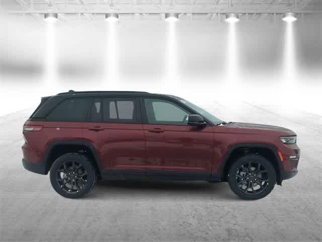 Thumbnail: 2025 Jeep Grand Cherokee - 9