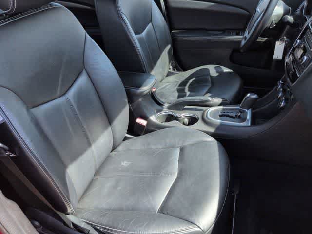 Thumbnail: 2013 Chrysler 200 - 20