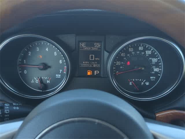 Thumbnail: 2011 Jeep Grand Cherokee - 34