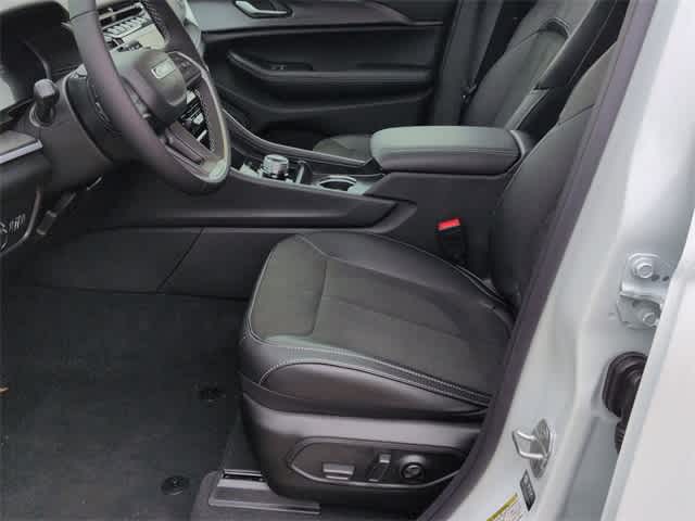 Thumbnail: 2025 Jeep Grand Cherokee L - 23